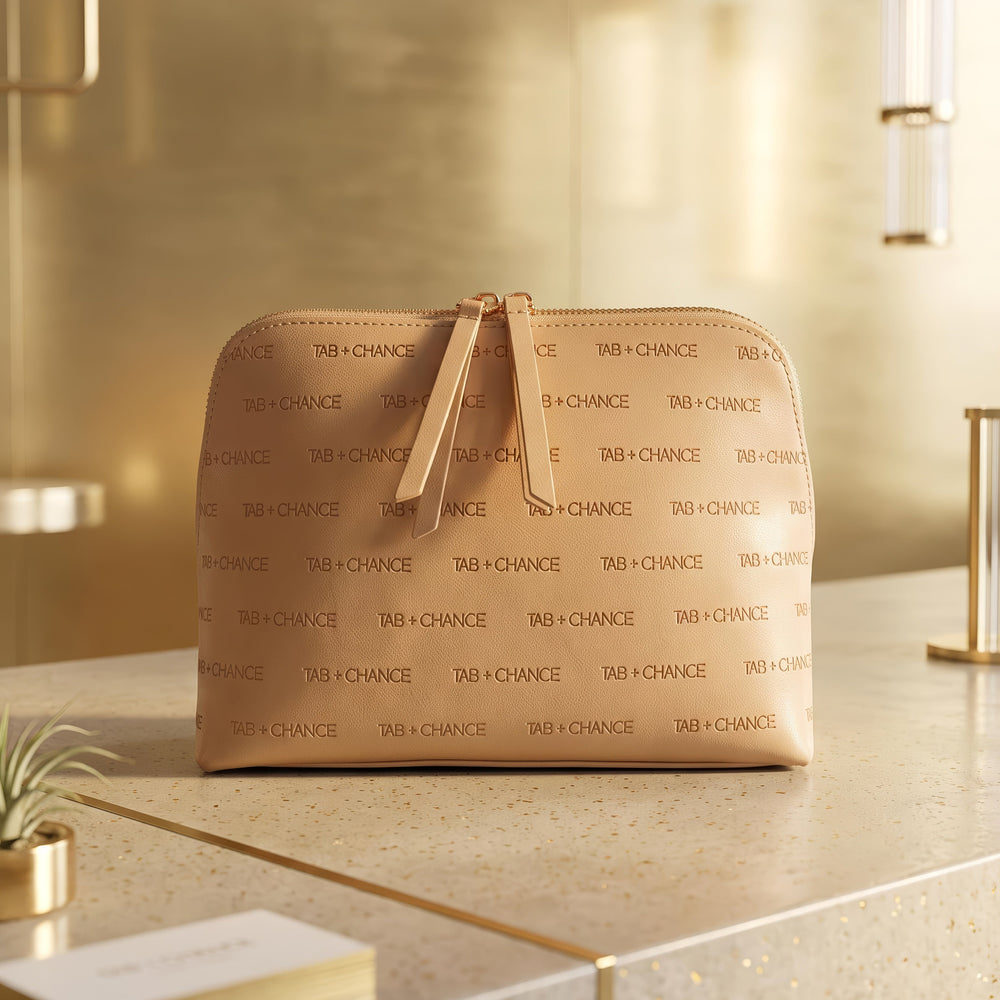 HER BUSINESS TRAVEL BAG